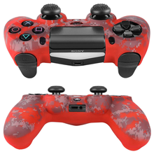 Cargar imagen en el visor de la galería, Ps4 Funda Silicon Control Camuflaje Digital Rojo + 2 Grips