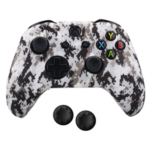 Cargar imagen en el visor de la galería, Xbox One Funda Protectora de Silicon Control S / X Camuflaje Digital Silicona + 2 Grips
